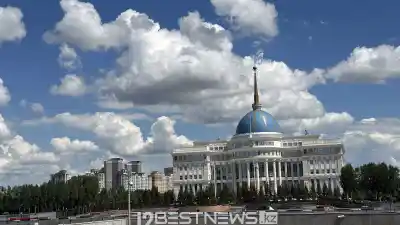 Президент Казахстана поздравил Нурсултана Назарбаева с днем рождения