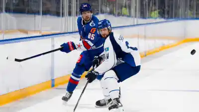 Двое игроков "Барыса" получили повреждения