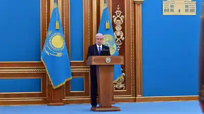«Оба праздника близки по своему смыслу»: Президент Казахстана поздравил офицеров и солдат