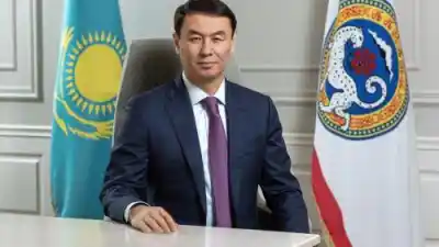Сами себя назвали? В Туркестанской области назвали «Почетными гражданами» действующих депутатов и акима Алматы