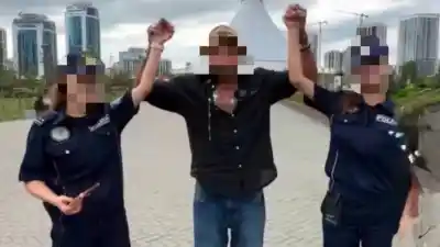 Казахстанцы спорят из-за увольнения сотрудниц полиции в Астане