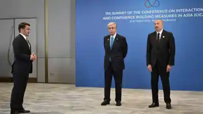 Президенты Казахстана и Азербайджана дали старт Транскаспийской волоконно-оптической линии связи