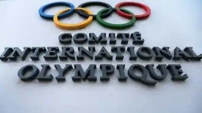 МОК рекомендовал отменить ограничения для российских спортсменов