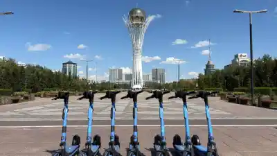 В Астане обновили парк электросамокатов
