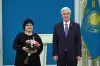 Певица Макпал Жунусова награждена орденом «Барыс» II степени