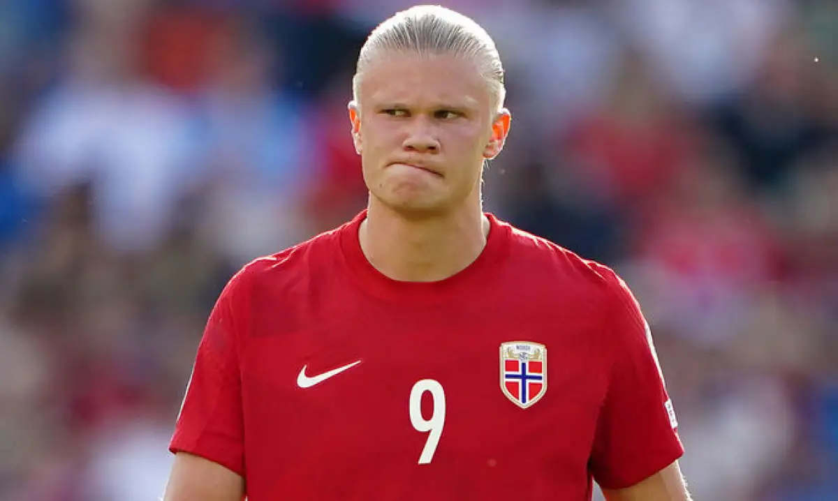 Холанд не забил сборной Казахстана