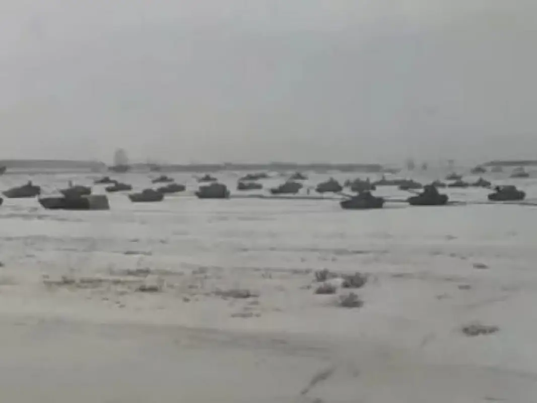 "Соғыс басталды ма": нашествие танков озадачило Казнет