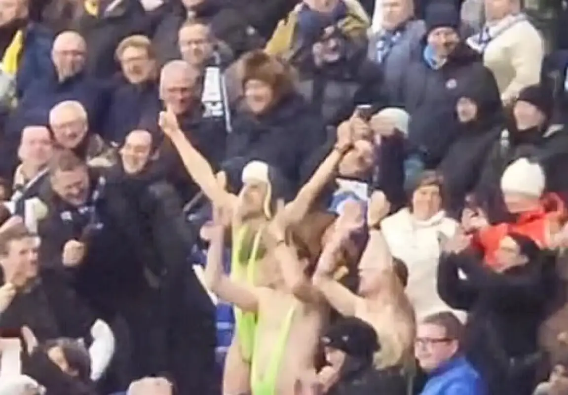 Полиция Астаны наказала фанатов "Брюгге" за костюмы в стиле Бората