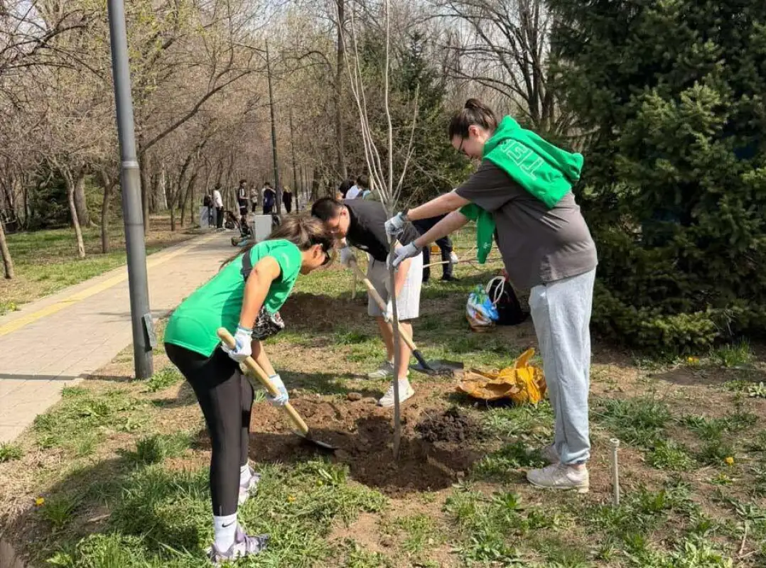 В Алматы появилась аллея журналистов