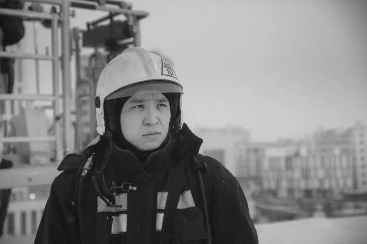 Пожарный Аскар Забикулин скончался, у него остались двое детей и жена