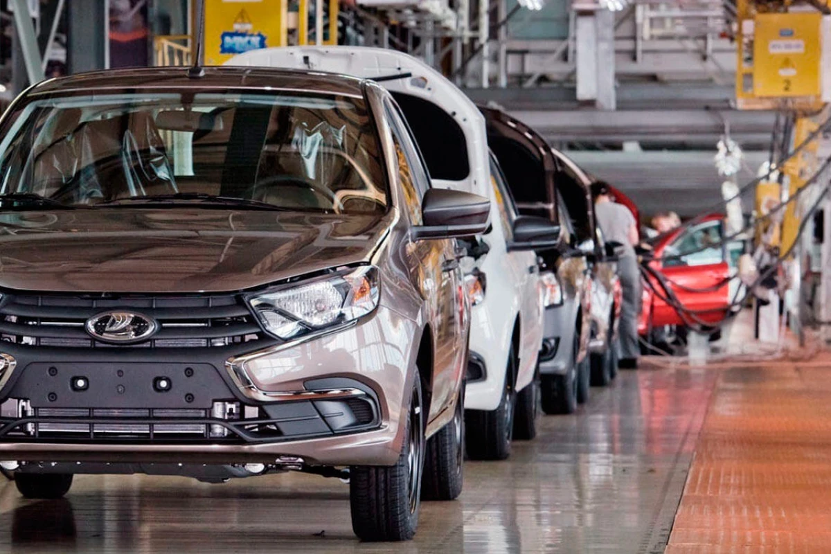 "Мы зеркалим ситуацию": подорожают ли в Казахстане авто из России