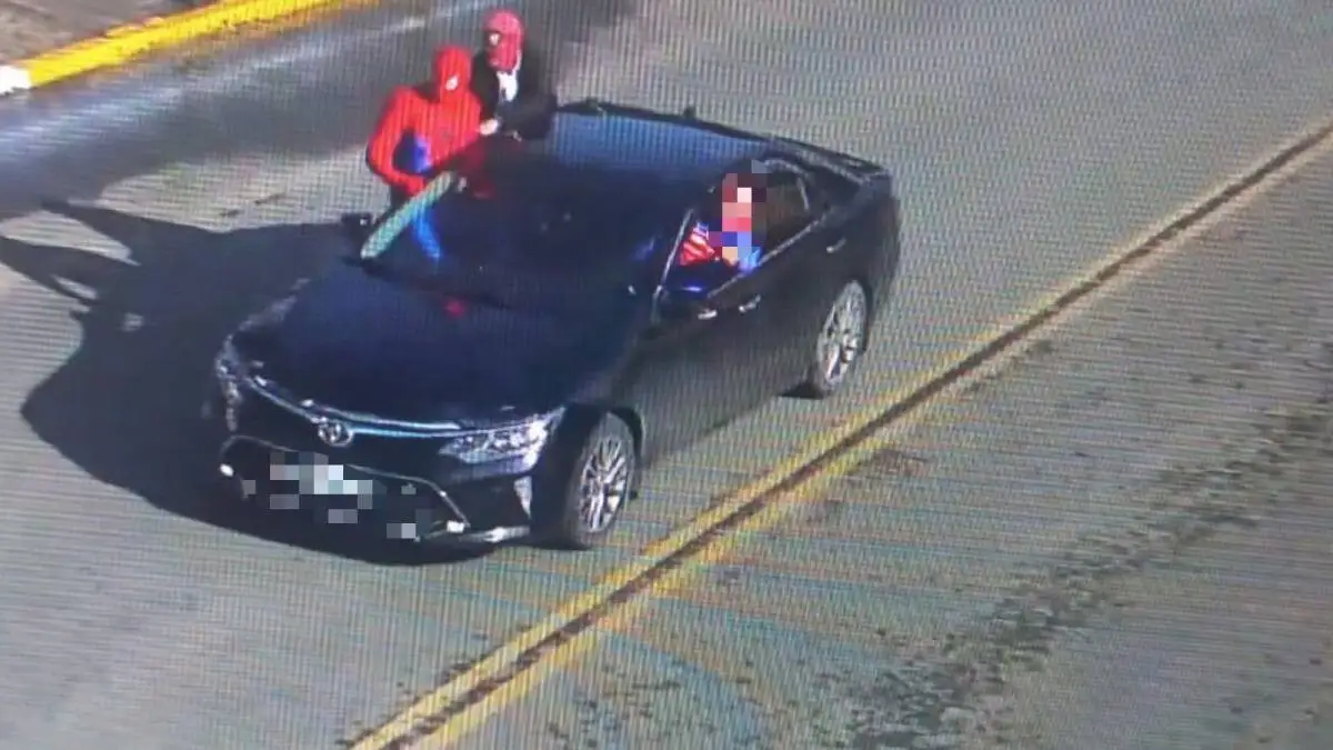  В Уральске «человек-паук» нарушил ПДД