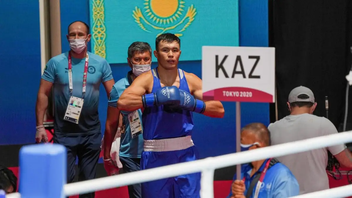 Проклятье знаменосца: Кункабаев проиграл бой за выход в финал из-за травмы