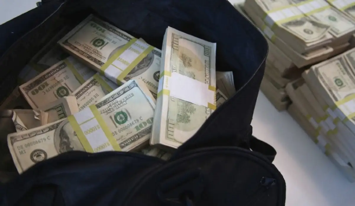 Из Нур-Султана и Алматы чаще всего пытаются вывезти наличную валюту – Минфин