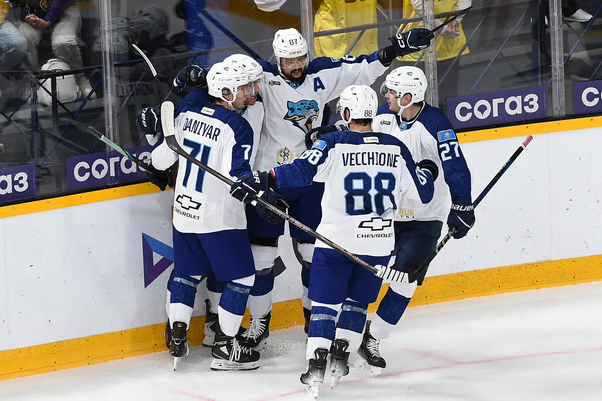 "Барыс" поправил турнирное положение после первой выездной серии 