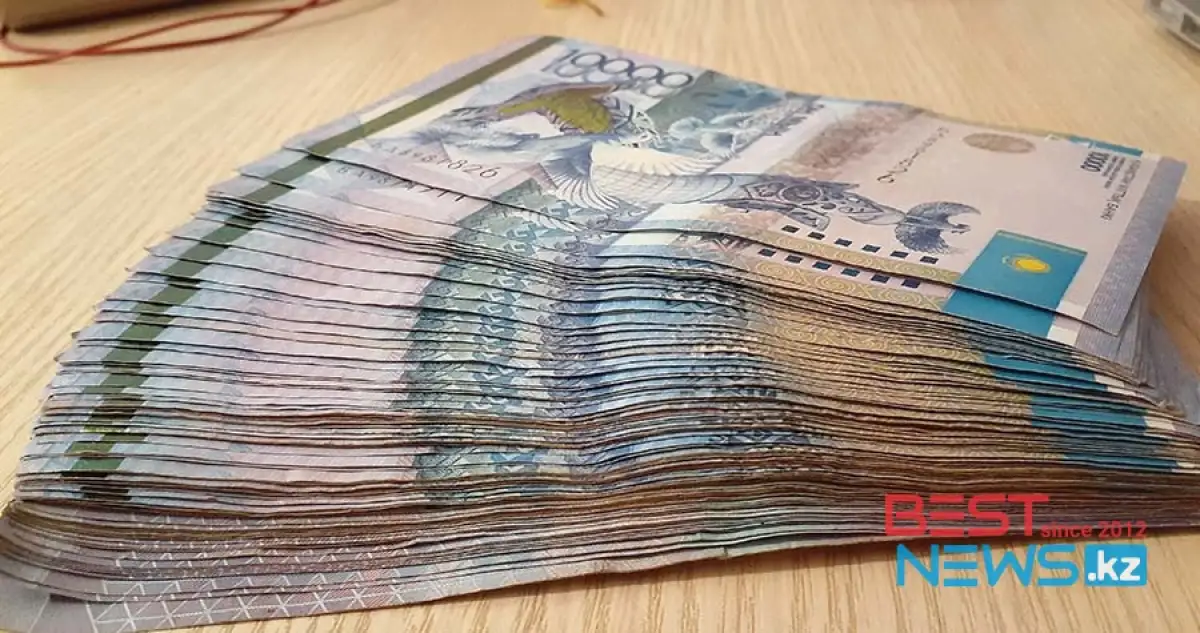 Токаев рассказал, какие зарплаты могут попасть под новую шкалу ИПН