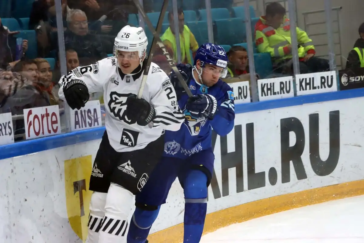 "Барысу" не удается огорчить вратаря "Трактора"