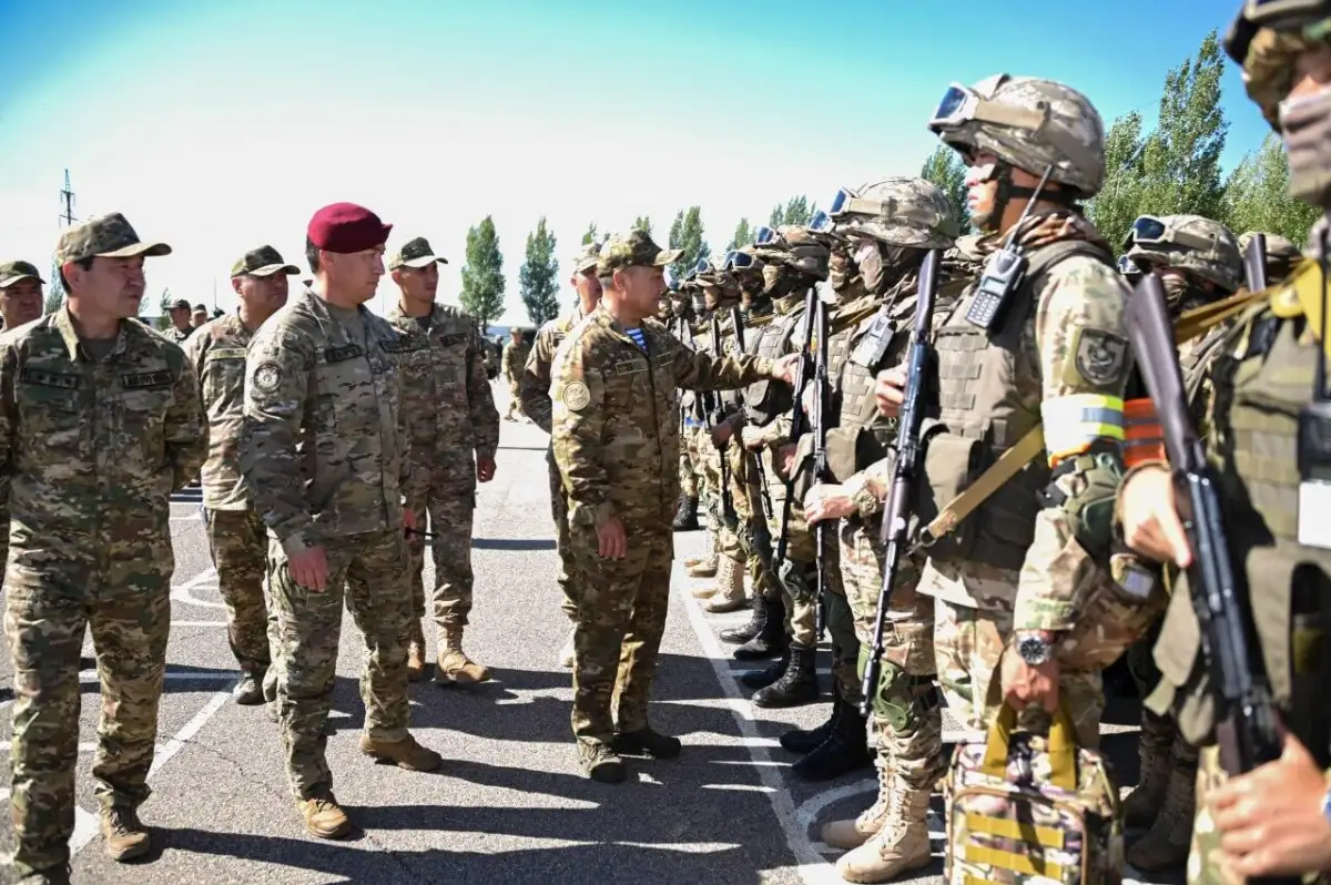 Командованию в/ч близ Астаны поручили держать военную технику в постоянной готовности