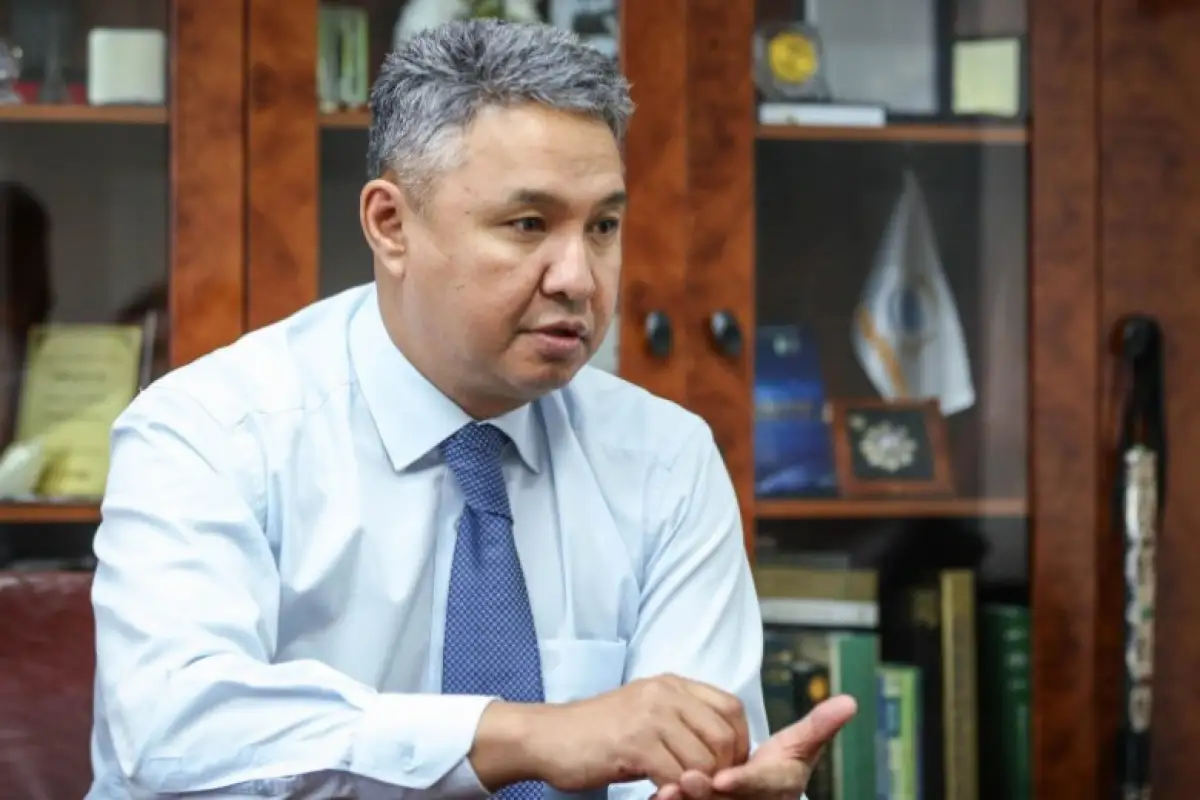 Азат Перуашев: «Тенге сильно привязан к рублю»