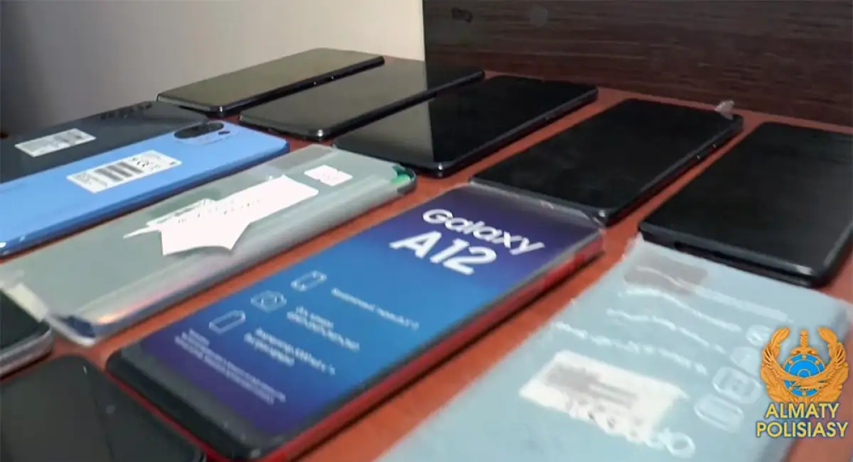 Полицейские привезли из Бишкека 246 смартфонов, похищенных у жителей Алматы - фото