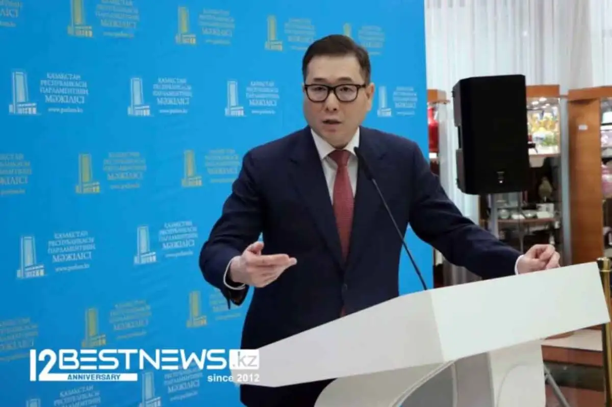 "Супруга будет тратить": министр торговли РК Шаккалиев рассказал о подготовке к Новому году