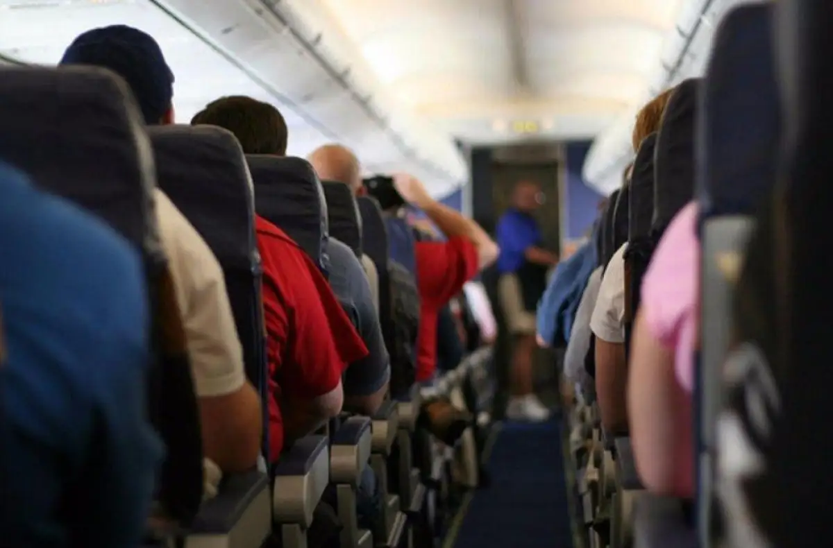 Павлодар: медики сделали заявление после приземления самолета из Турции