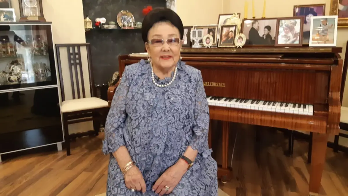 «Нахамили Бибигуль Тулегеновой»: в «Эйр Астана» проведут новую проверку инцидента