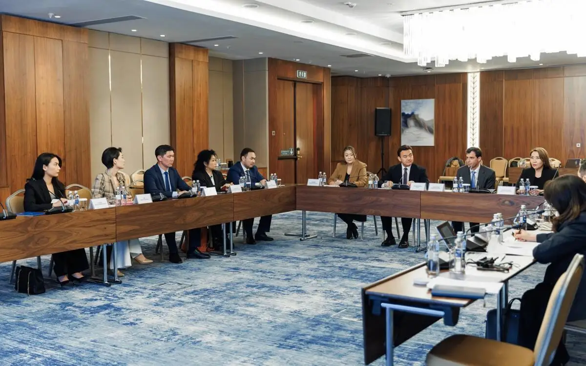 Известные казахстанцы заявили о создании новой политпартии