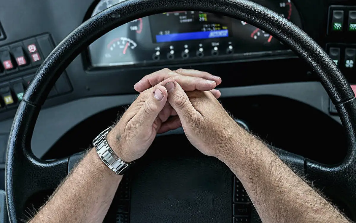 Смерть от коронавируса: мужчину-дальнобойщика сняли с рейса в Шымкенте