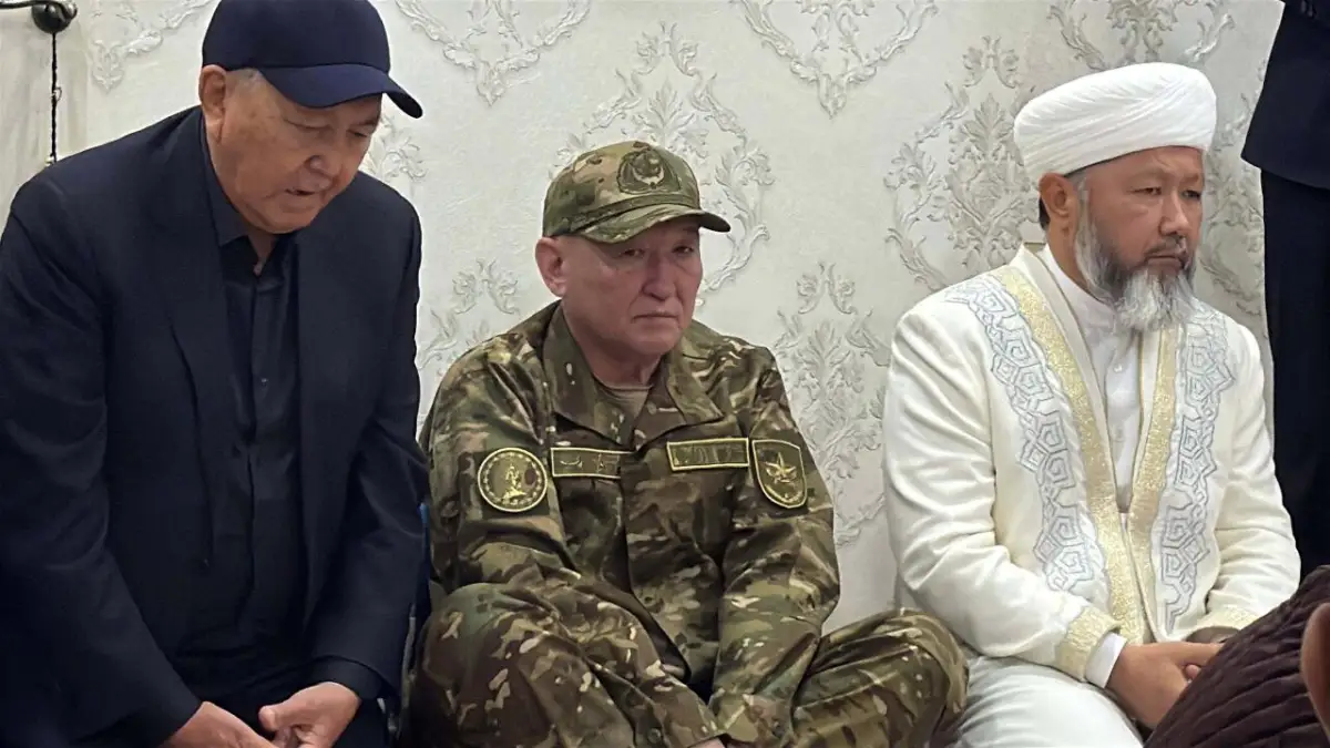 Министр обороны Казахстана извинился перед матерями