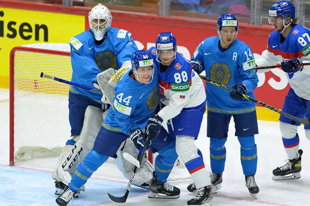 Отдали победу: Казахстан проиграл Словакии на ЧМ-2022