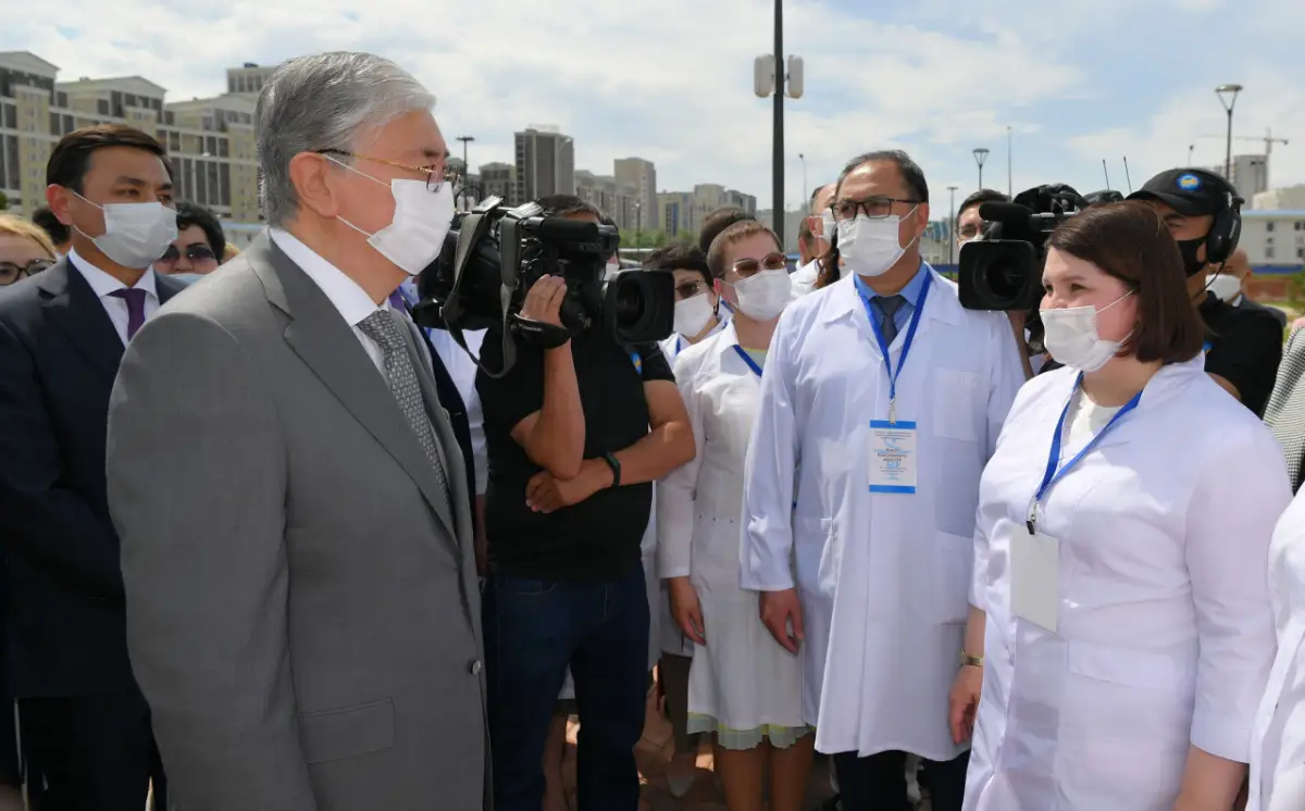 «Для выплат медикам выделят дополнительно 71,5 млрд тенге» - Президент Казахстана