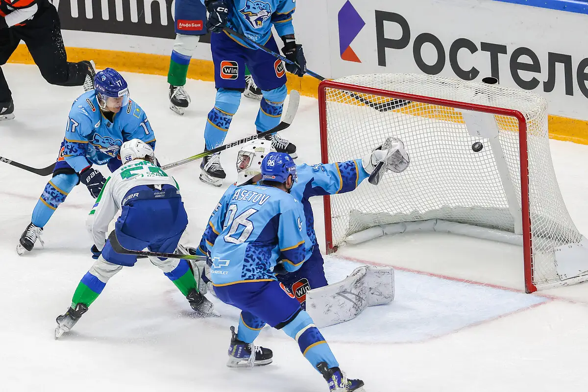 Отмучились: Барыс завершил поражением чемпионат КХЛ