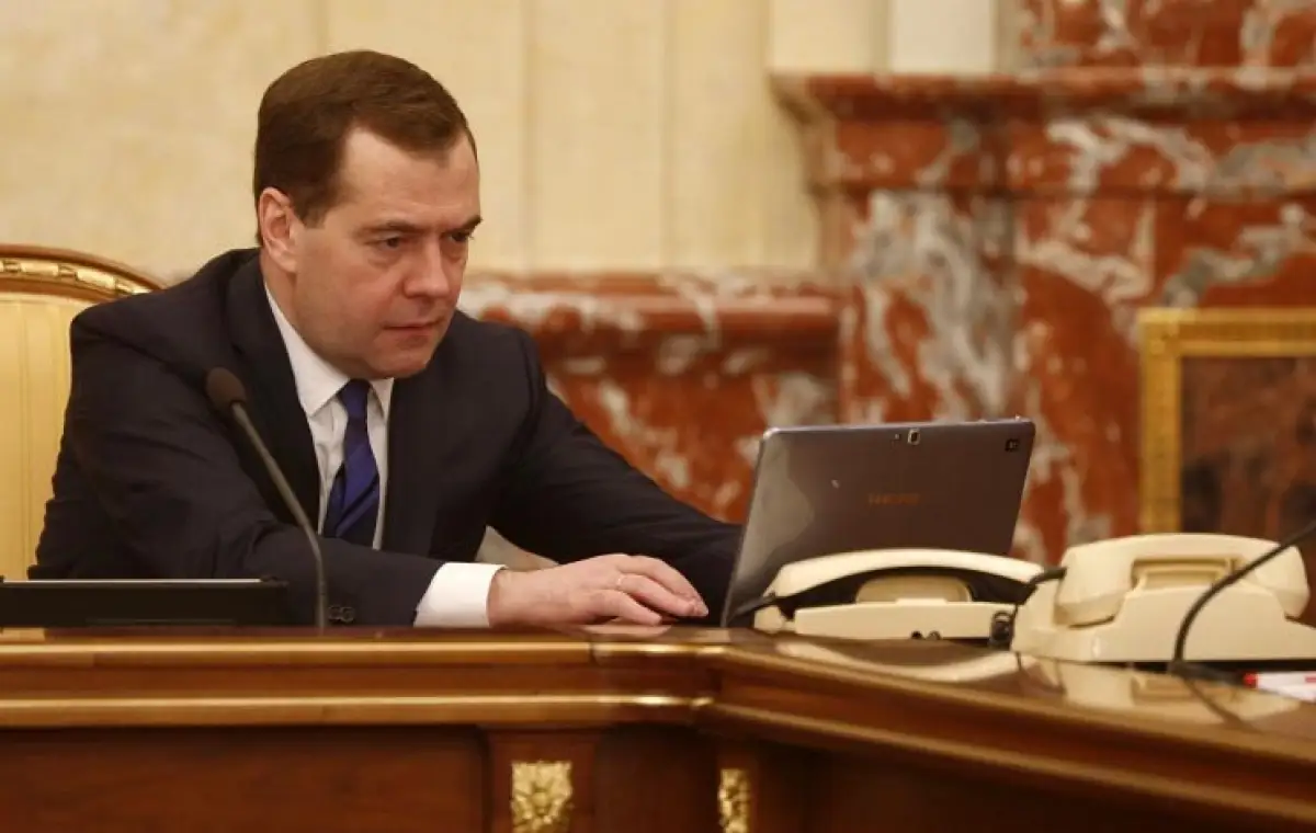 Удаленный пост Медведева про Казахстан объяснили взломом аккаунта