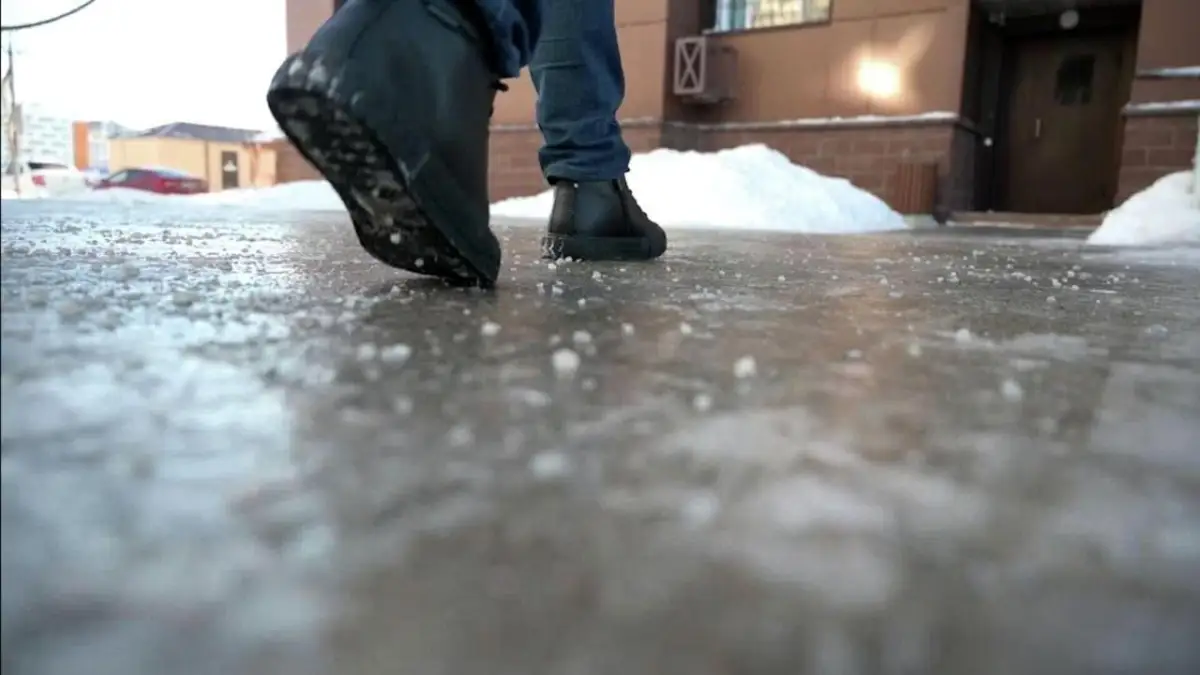 Жителей Астаны призвали быть осторожными на улицах