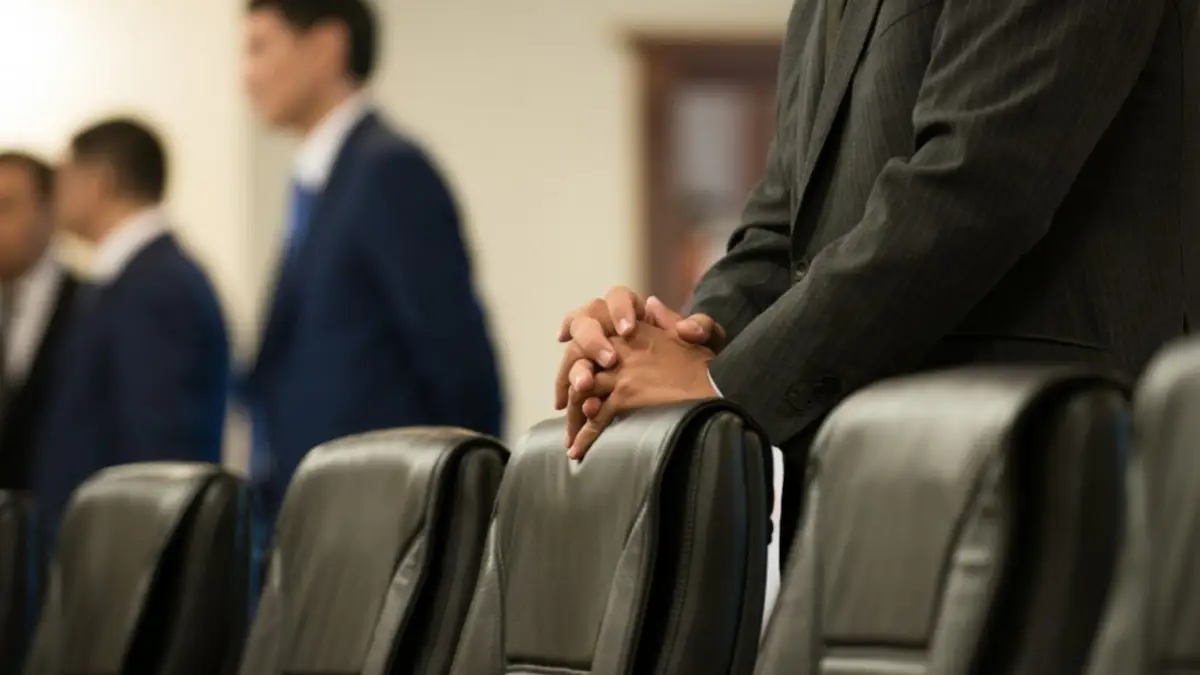 Кто хочет работать у Цоя? Минздрав и ещё несколько министерств сократили сроки приёма на госслужбу