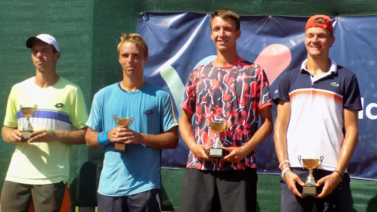 Казахстанец Ломакин взял четвертый титул в парном разряде