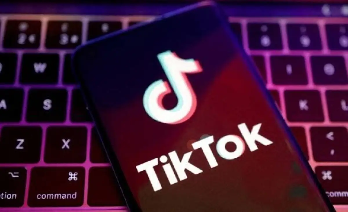 Депутат Ашимжанов предложил ограничить доступ к Tik Tok для несовершеннолетних казахстанцев 