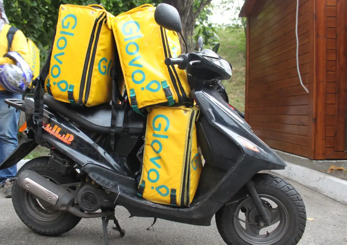 Минтруда предложило считать таксистов и курьеров онлайн-платформ формально занятыми