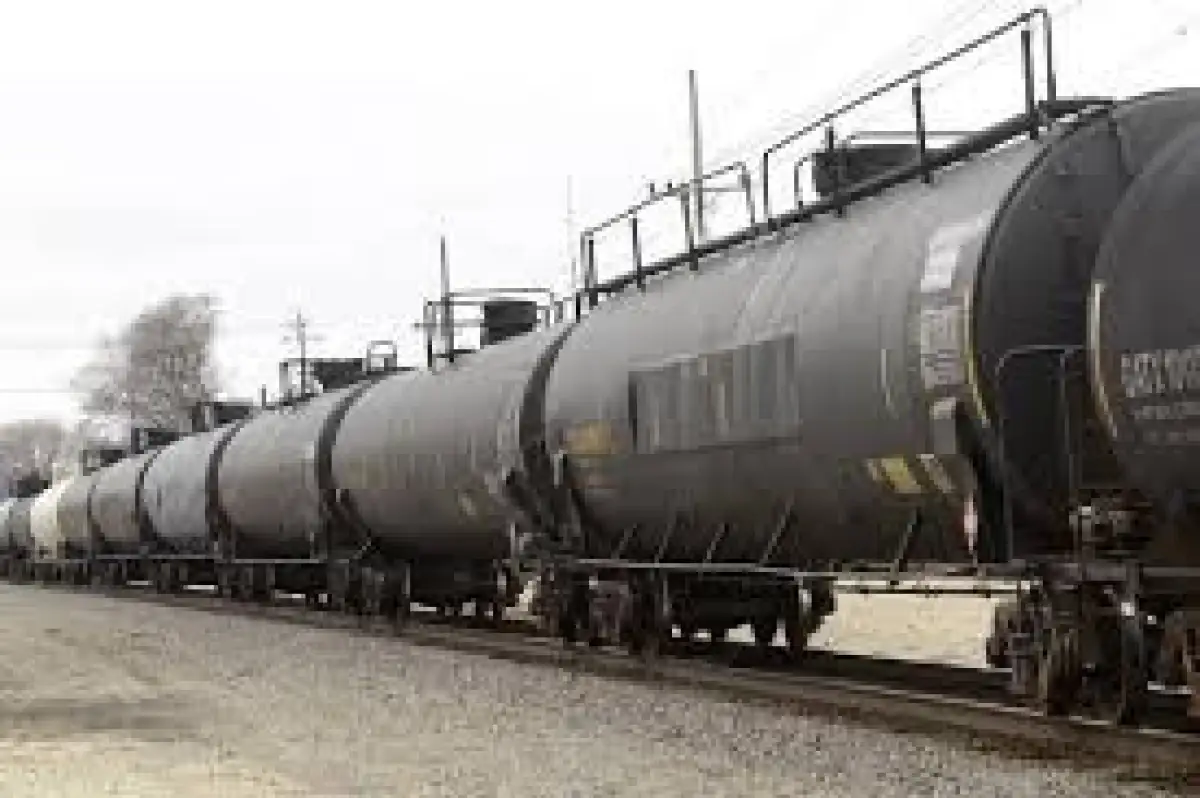 "Нам лишнего не надо": Казахстан продлил запрет на импорт ГСМ