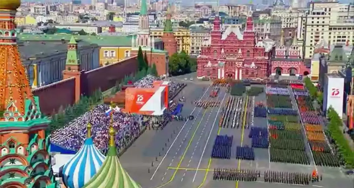 Президент Казахстана посетил парад Победы в Москве