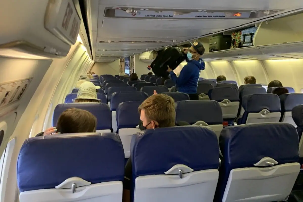 Штраф и неустойка: как наказывают в Казахстане авиапассажиров за отсутствие маски