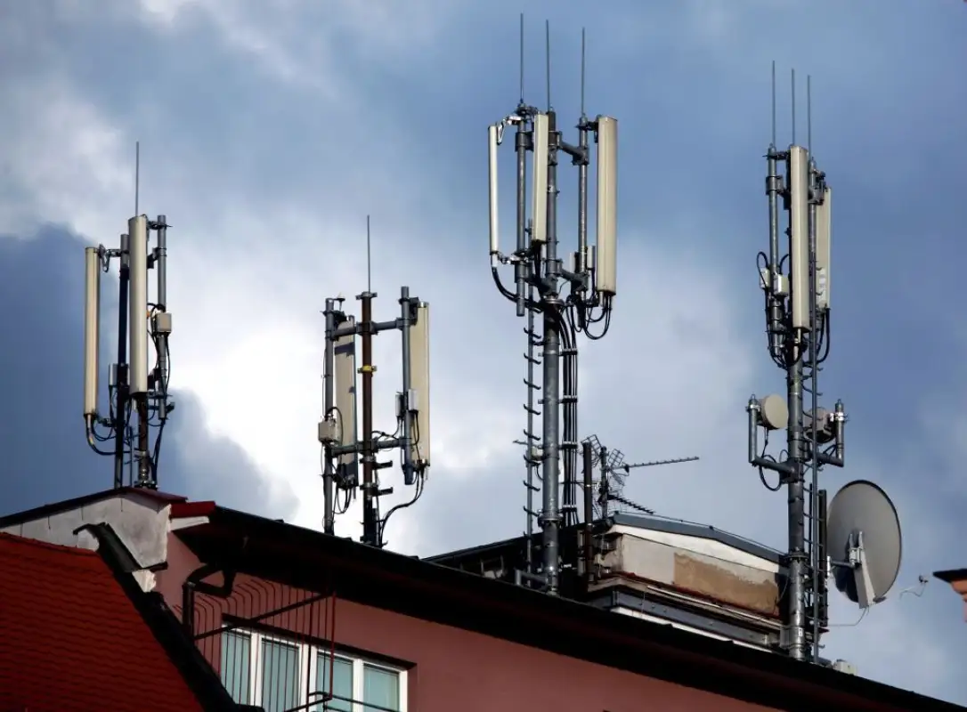 Багдат Мусин высказался об излучении от станций 5G и Билла Гейтса