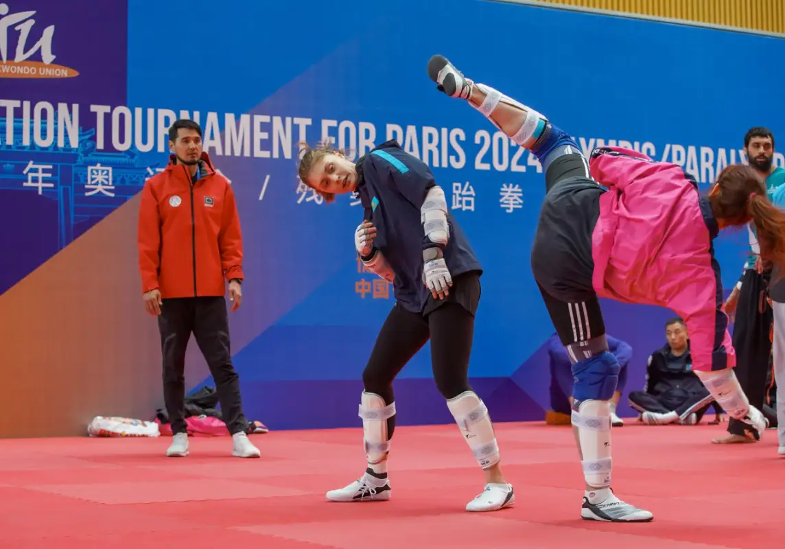 Таеквондисты сборной Казахстана отправились за лицензиями в Париж