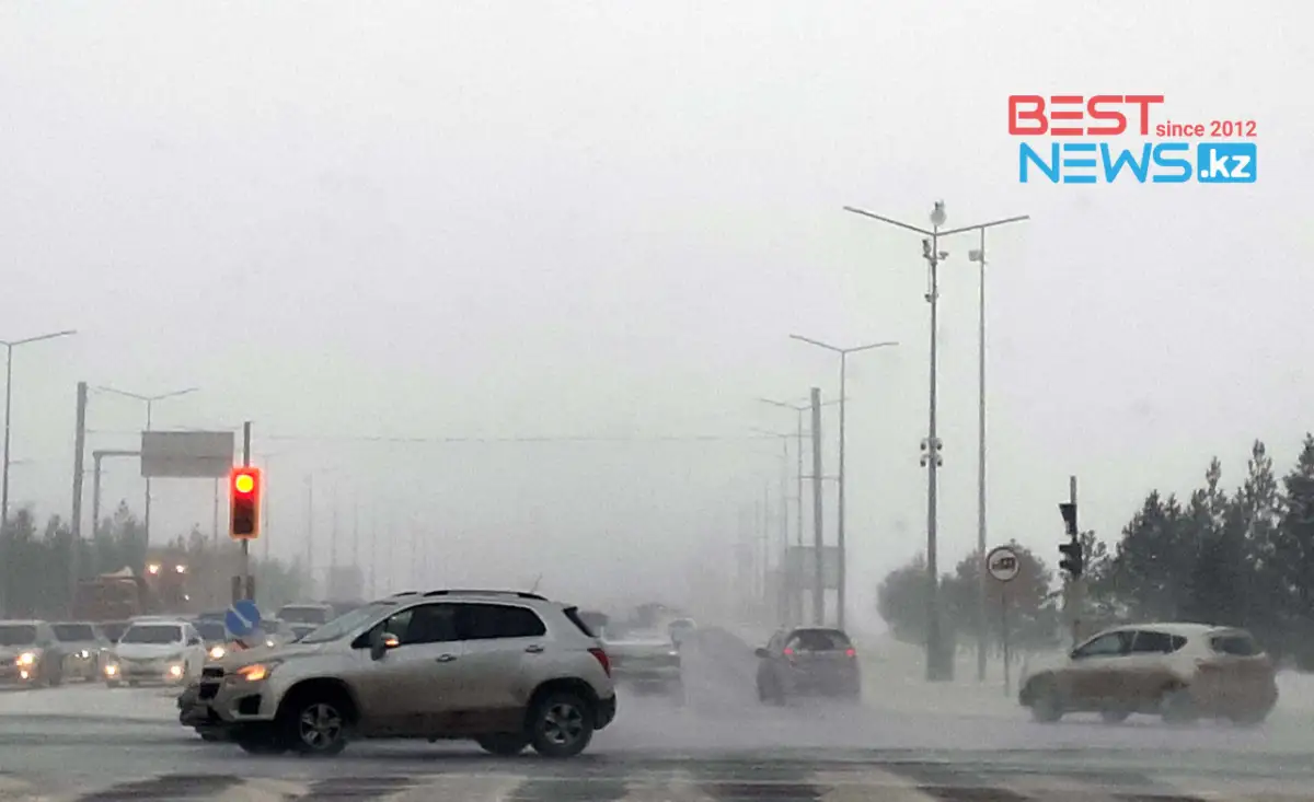 Во всех 16 областях Казахстана объявлены штормовые предупреждения, закрыты 46 дорог