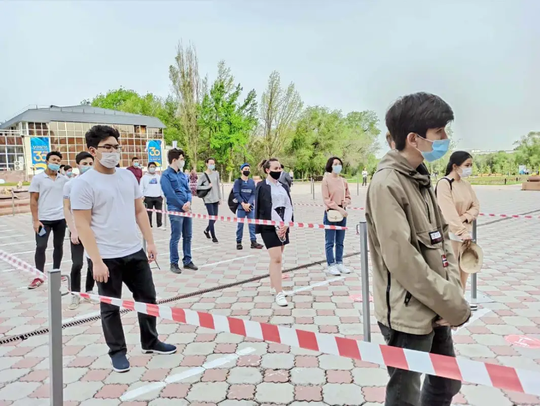 Как сдают ЕНТ в КазНУ им. аль-Фараби - фото