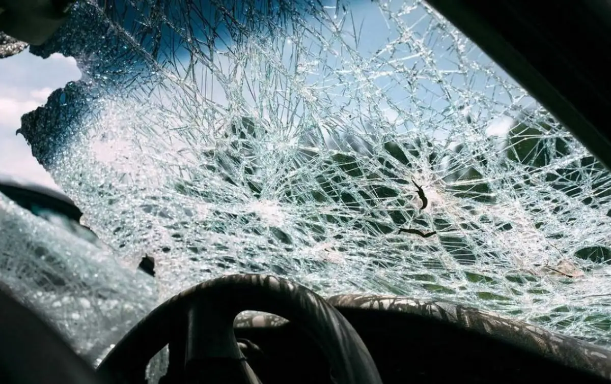 В Нур-Султане водитель "Toyota Camry" погиб в результате столкновения с грузовиком