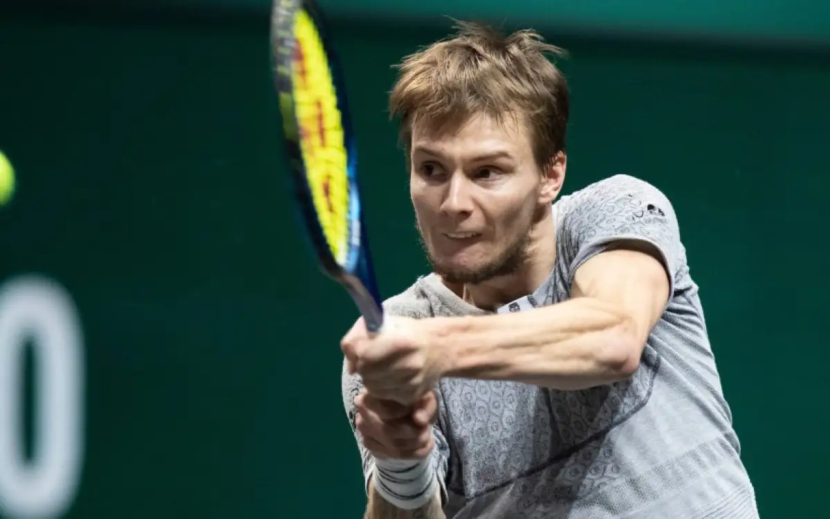 Олимпиада в Токио: казахстанец Бублик в упорном матче проиграл Медведеву