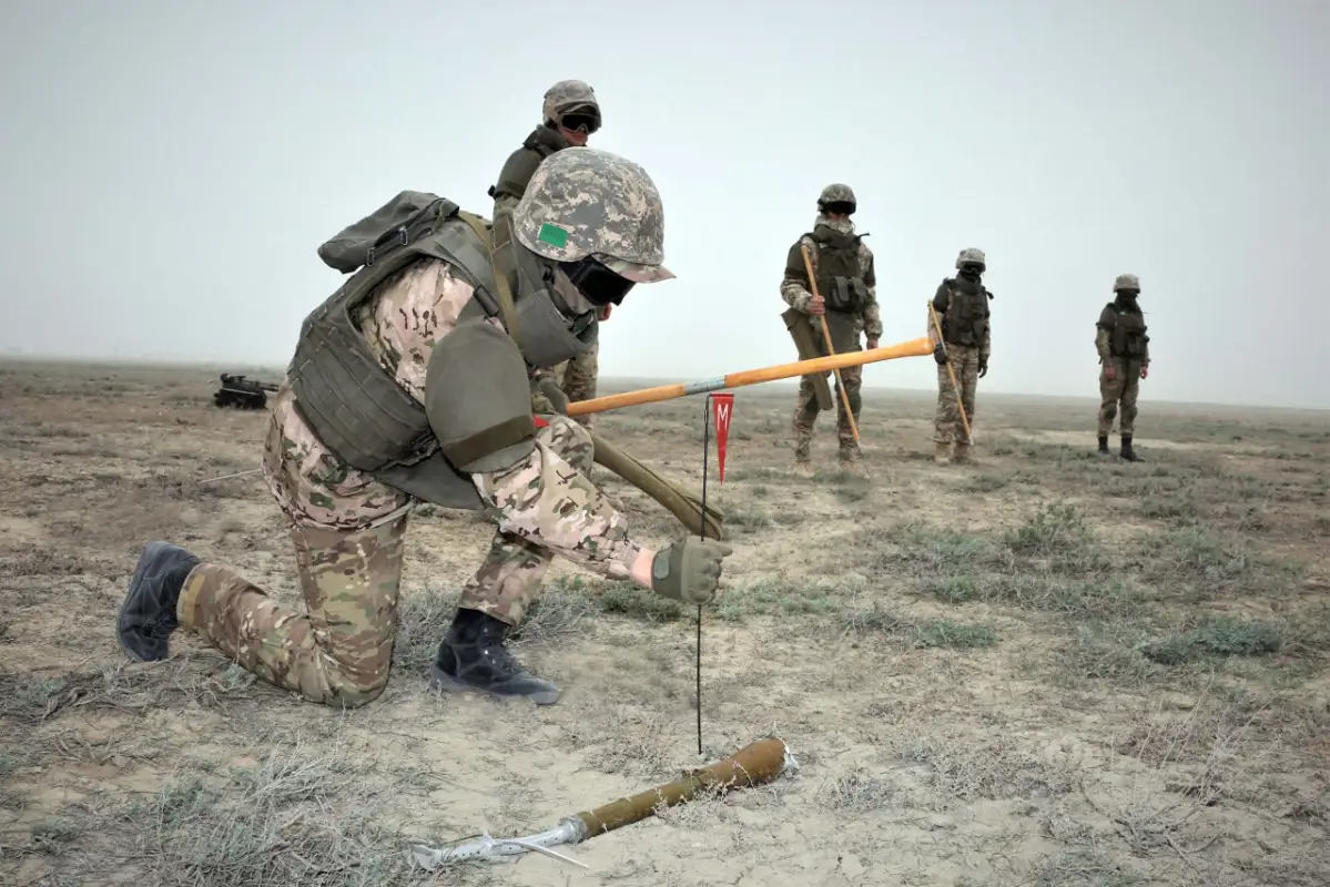 Саперы очищают полигоны от неразорвавшихся боеприпасов – Минобороны РК