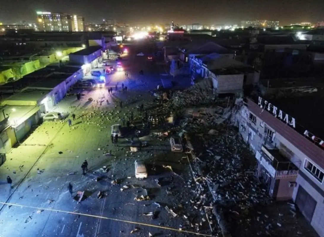 «Погибли 14 человек»: в Актау опровергают слухи о гибели людей после взрыва в кафе